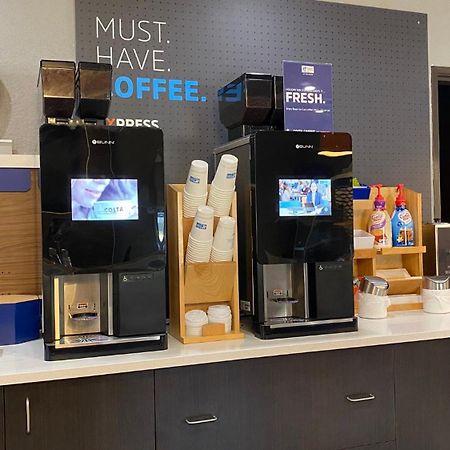 Holiday Inn Express Hotel & Suites North Kansas City By Ihg Exteriör bild