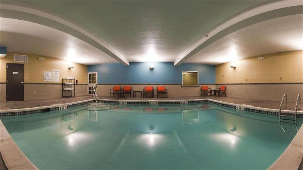 Holiday Inn Express Hotel & Suites North Kansas City By Ihg Exteriör bild