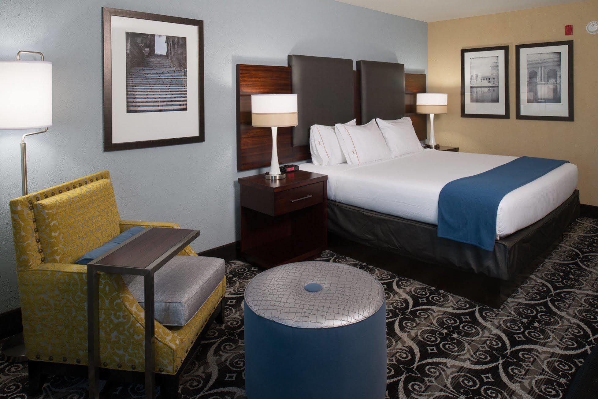 Holiday Inn Express Hotel & Suites North Kansas City By Ihg Exteriör bild
