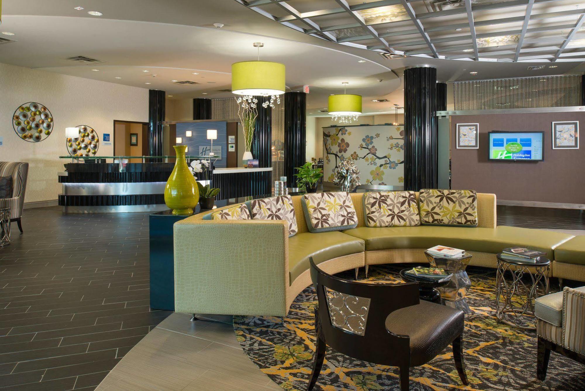 Holiday Inn Express Hotel & Suites North Kansas City By Ihg Exteriör bild