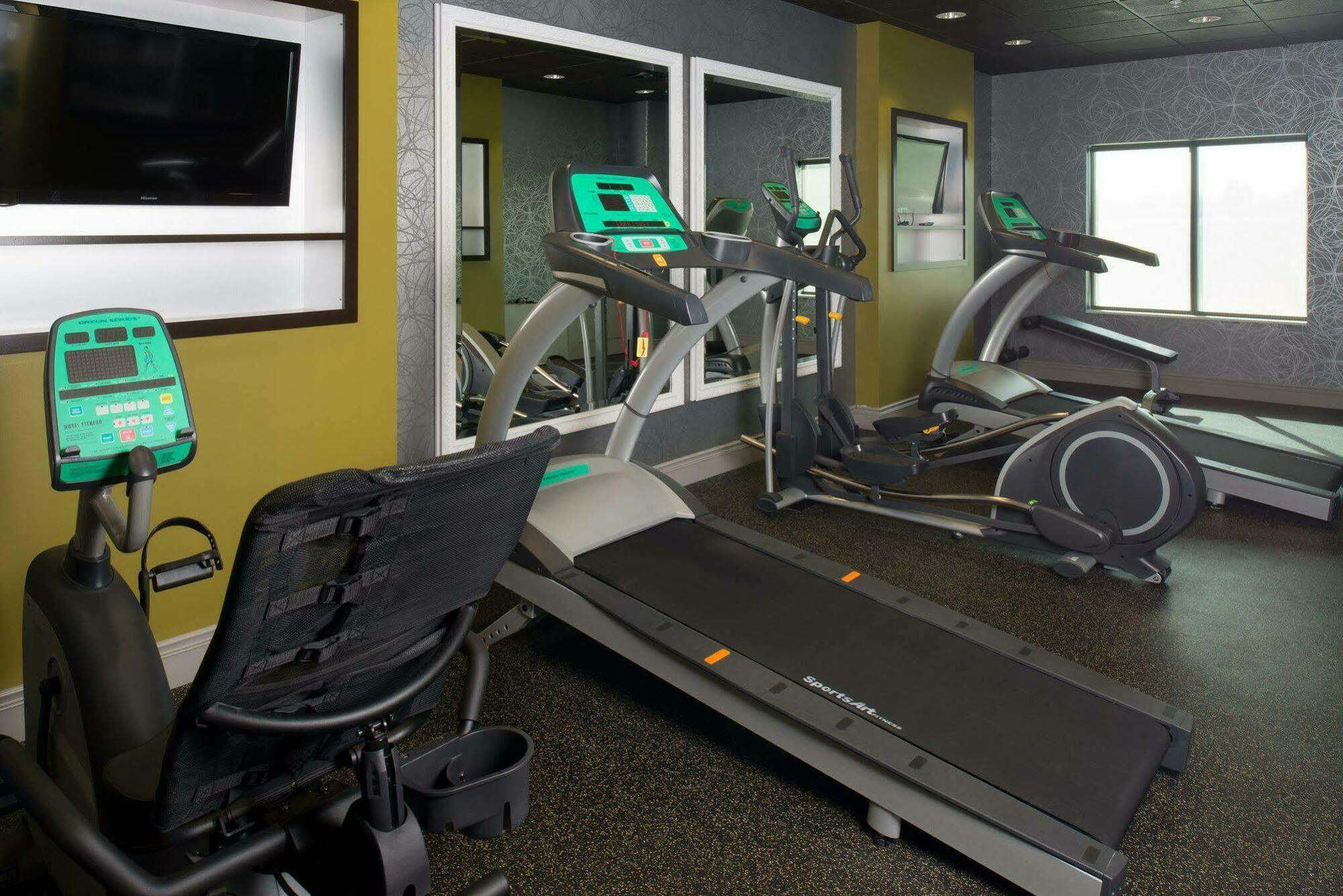 Holiday Inn Express Hotel & Suites North Kansas City By Ihg Exteriör bild