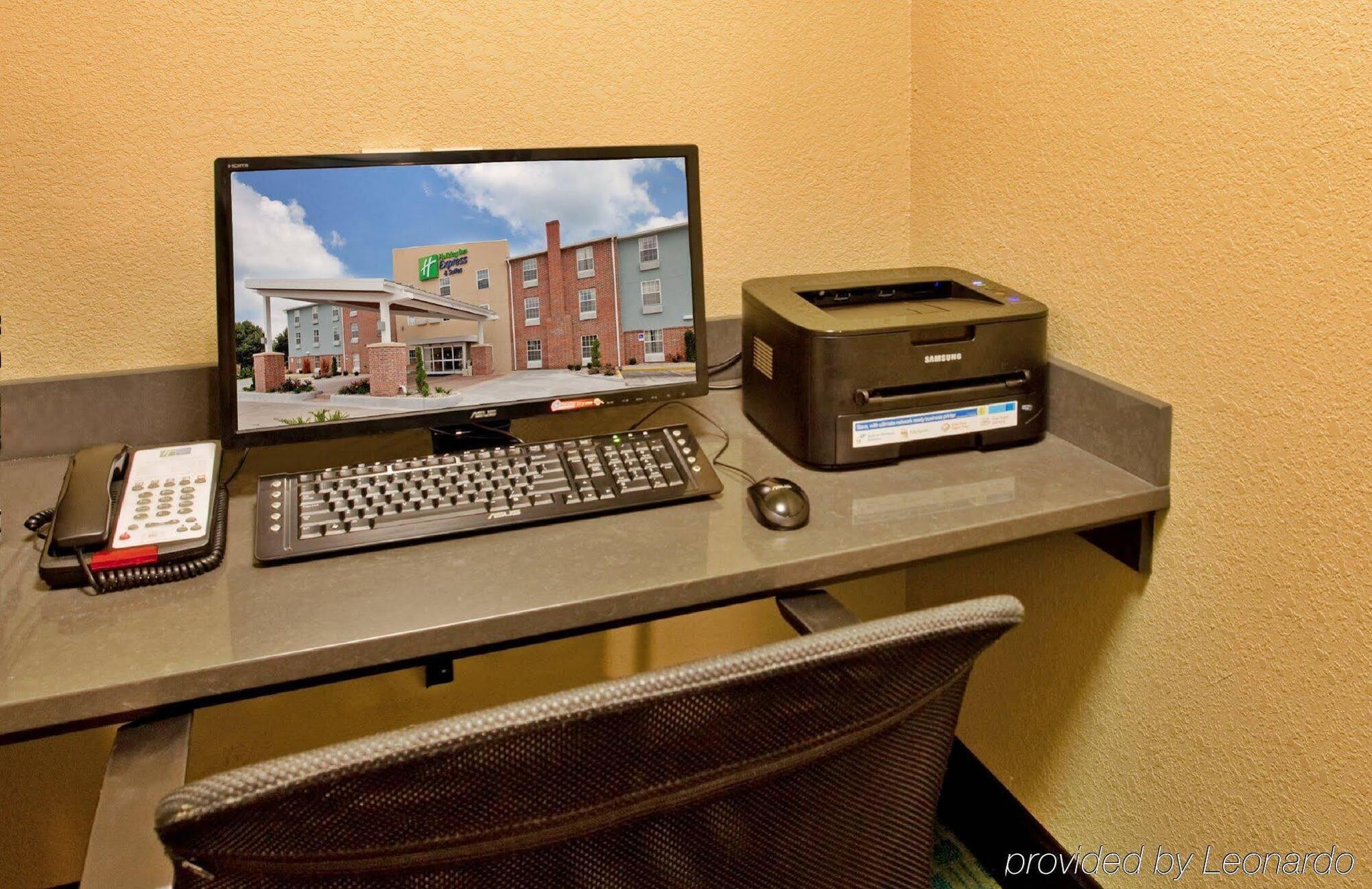 Holiday Inn Express Hotel & Suites North Kansas City By Ihg Exteriör bild
