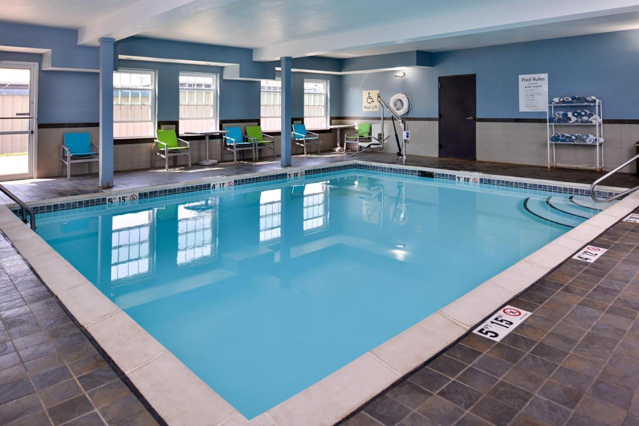 Holiday Inn Express Hotel & Suites North Kansas City By Ihg Exteriör bild