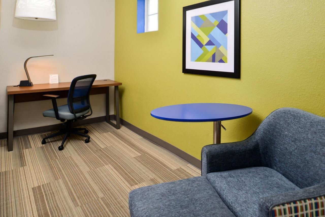 Holiday Inn Express Hotel & Suites North Kansas City By Ihg Exteriör bild