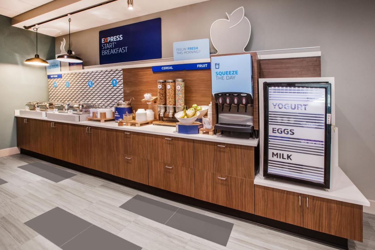 Holiday Inn Express Hotel & Suites North Kansas City By Ihg Exteriör bild